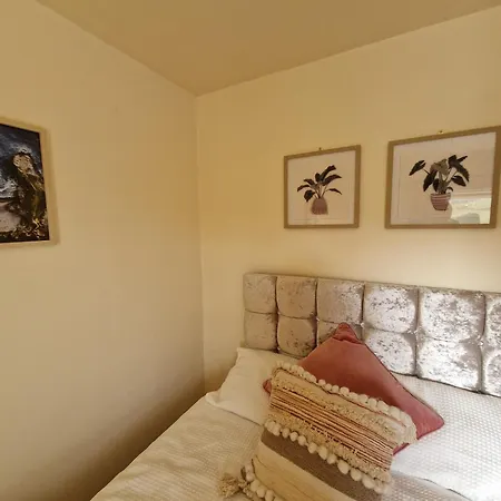The Village Nest * Donegal Town
