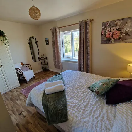 Bed & Breakfast The Village Nest Donegal Town