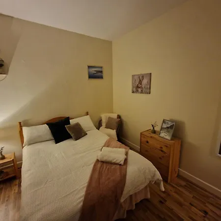Bed & Breakfast The Village Nest *